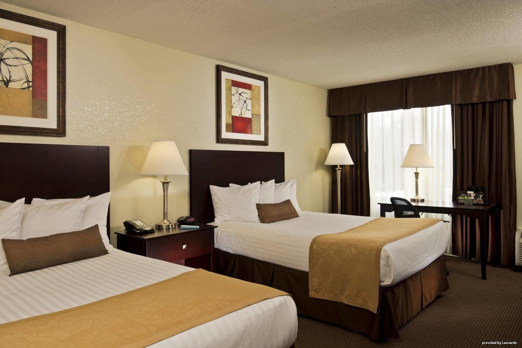 Double Room with Two Double Beds - Non-Smoking