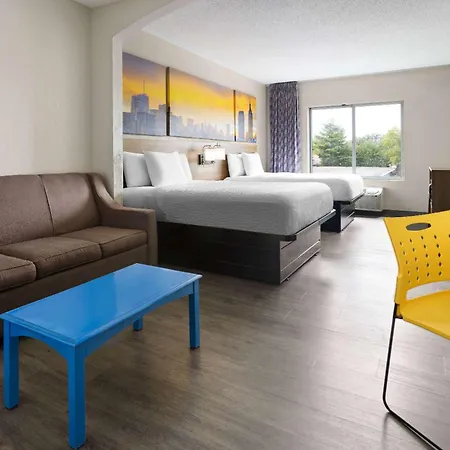 Days Inn & Suites By Wyndham Albany-2